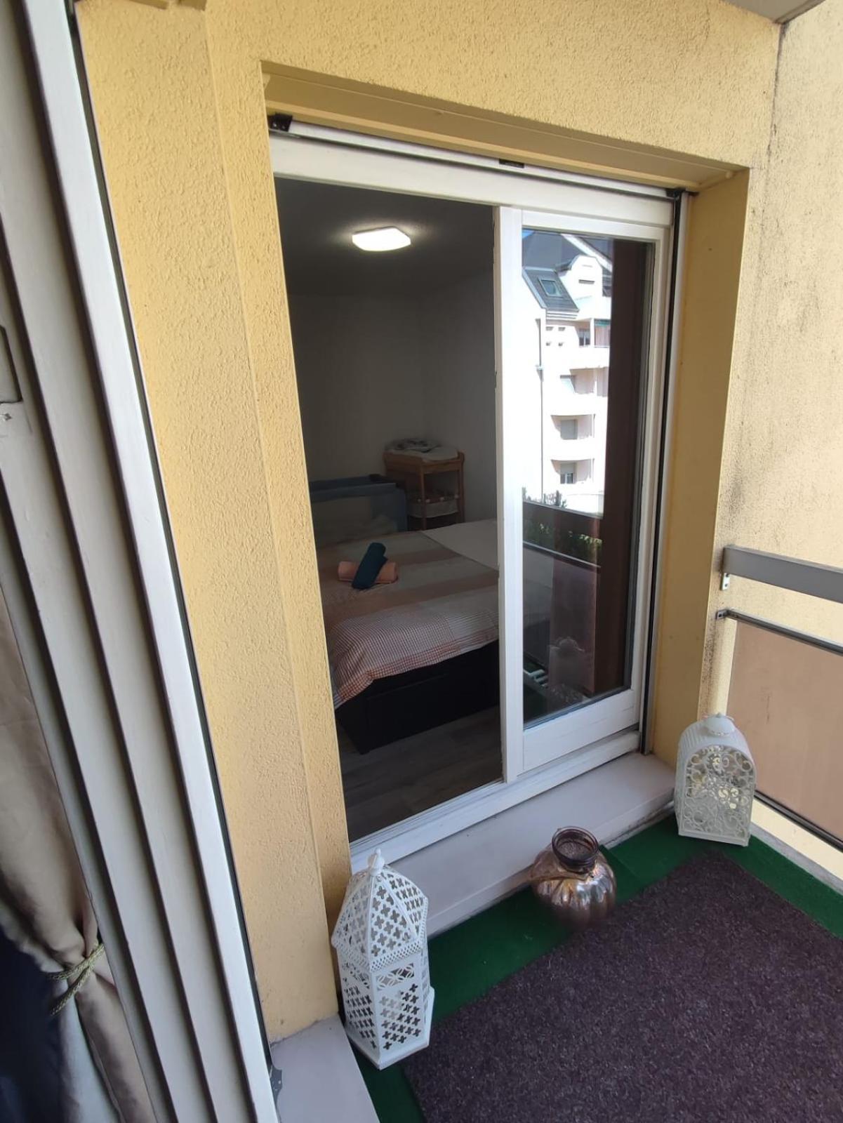 Appartement Douillet-Kanamappart-Euroairport à Saint-Louis  Extérieur photo